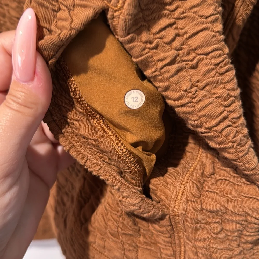 Lululemon Rippled V-Neck Pullover Cooper Brown Sz 12 - Picture 5 of 8